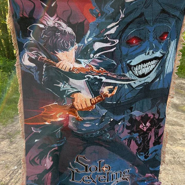 Solo Leveling Woven Blanket – Anime Throw Blanket with Sung Jin-Woo Design – Soft & Durable Anime Decor for Fans